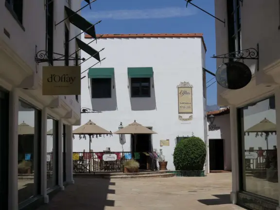 A beautiful and colorful Spanish paseo and courtyard.