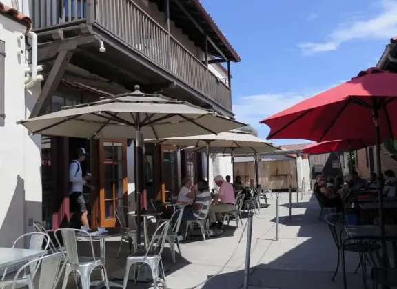 A walk amongst Santa Barbara's colonial history and beautiful Spanish-Moorish architecture.