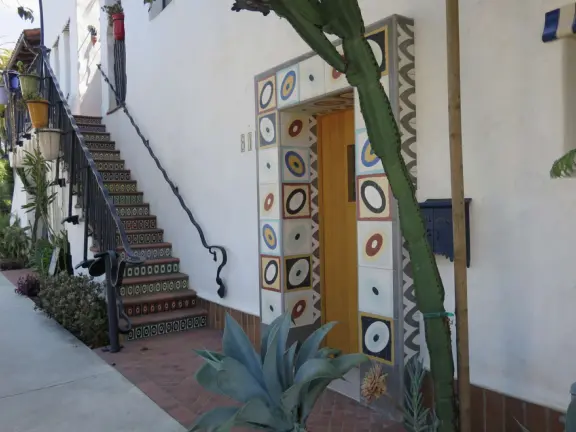 A walk amongst Santa Barbara's colonial history and beautiful Spanish-Moorish architecture.