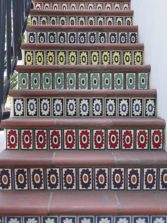 A walk amongst Santa Barbara's colonial history and beautiful Spanish-Moorish architecture.