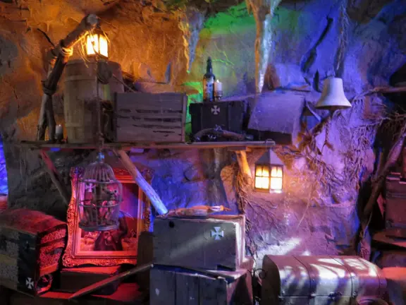 Animatronic theme park ride similar to Disney but in a much easier and nicer place to bring your family!