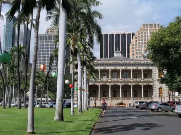 Ornate palace with lawns, banyan tree, and barracks that look like a medieval fort. Other historical buildings and museums as well- plenty to see and do!