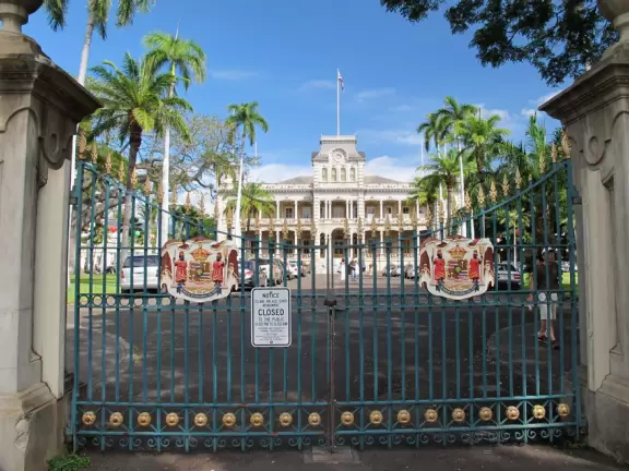 Ornate palace with lawns, banyan tree, and barracks that look like a medieval fort. Other historical buildings and museums as well- plenty to see and do!