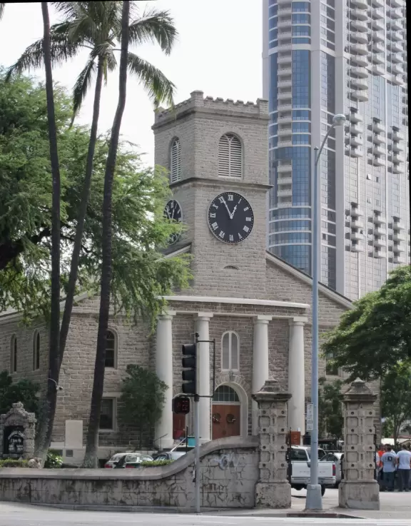 Ornate palace with lawns, banyan tree, and barracks that look like a medieval fort. Other historical buildings and museums as well- plenty to see and do!