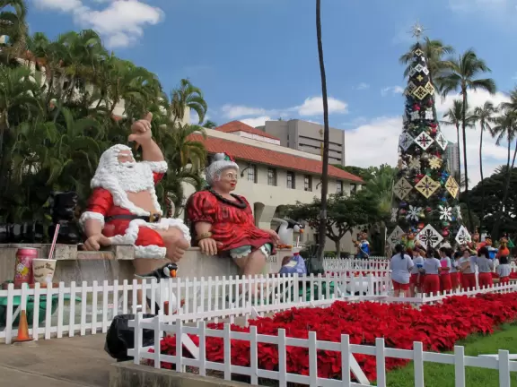 Ornate palace with lawns, banyan tree, and barracks that look like a medieval fort. Other historical buildings and museums as well- plenty to see and do!
