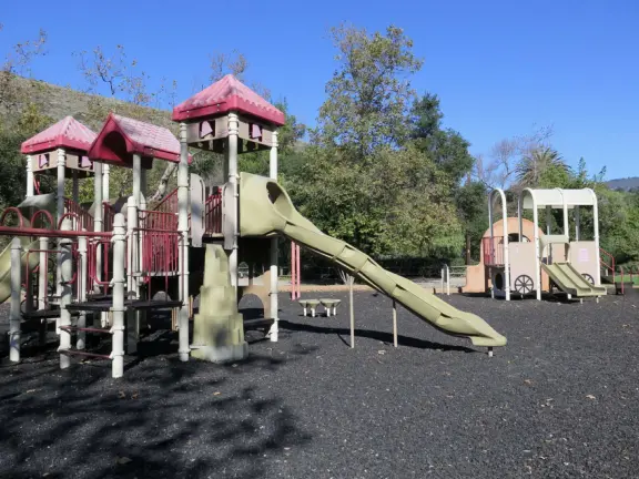 Beautiful playground and setting, but terrible freeway noise.