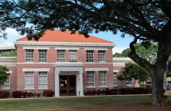 Ornate palace with lawns, banyan tree, and barracks that look like a medieval fort. Other historical buildings and museums as well- plenty to see and do!