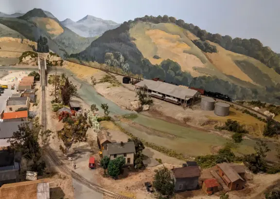 Railroad station with a few popular cafes, and small museum with beautifully-restored 1926 cafe-observation car and a model railroad of SLO county upstairs.