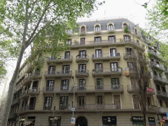 A modern, revitalized neighborhood with glass highrise hotels and offices, but intense sewer smells. Rambla del Poblenou is a good alternative to La Rambla, with locals rather than tourists.