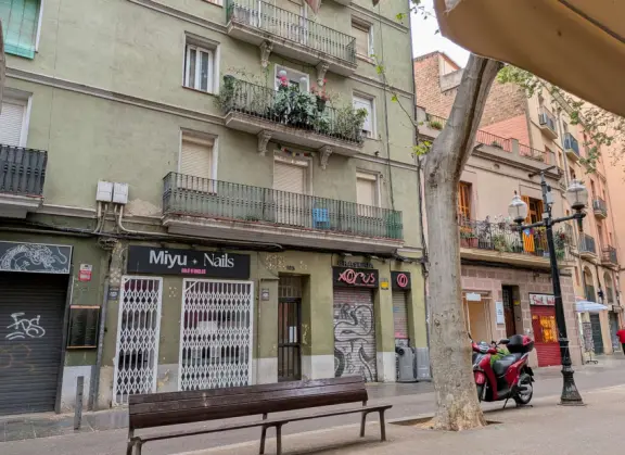 A modern, revitalized neighborhood with glass highrise hotels and offices, but intense sewer smells. Rambla del Poblenou is a good alternative to La Rambla, with locals rather than tourists.