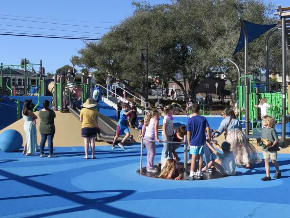 City park with amphitheatre, huge lawn, and incredible playground for kids! Fantastic free summer concerts!