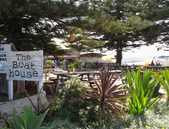 Everything a restaurant should be: surreal views of blue-green water set off by white decor, plus reasonable prices.