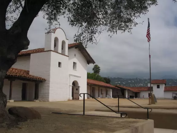 A walk amongst Santa Barbara's colonial history and beautiful Spanish-Moorish architecture.