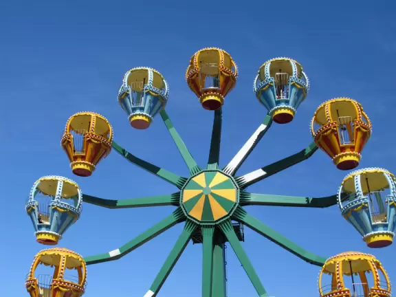 Drive your car through the "South African veldt", and see zebras, giraffes, rhinoceroses, buffalo, and antelope up close, then enjoy a tropical zoo with free rides such as a carousel, ferris wheel, and dumbo the elephant ride.