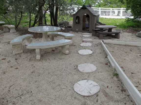 Swampy place with a rocky beach, dull visitor center, nice gift shop, and good snorkel and glass bottom boat tours.