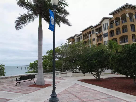 Sleepy, modest town. Good place to start a drive down Indian River Rd, or to enjoy a coffee at Old Florida Coffee Co, the most attractive spot in town.