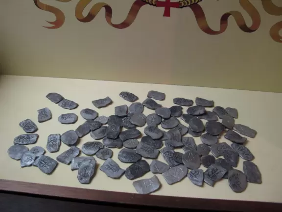 Gorgeous location with observation deck over the beach and views of intracoastal waterway, but its museum is too dusty/ moldy to stand.