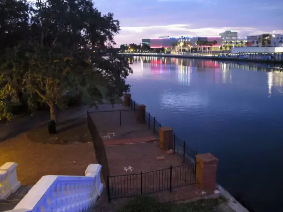 Waterfront stroll, especially gorgeous at night. Admire the silver minarets of the University of Tampa.