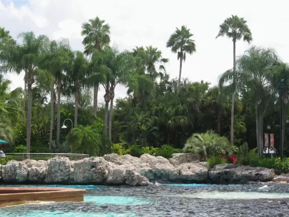 Beautiful park with great rollercoaster rides and amazing aquariums.