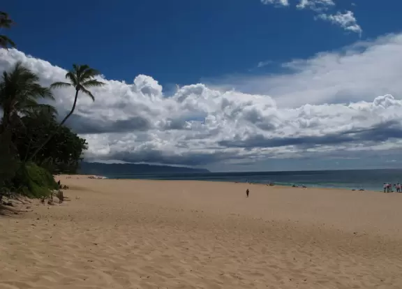 Beautiful yellow-sanded beach with LOTS of sand and huge waves in winter.